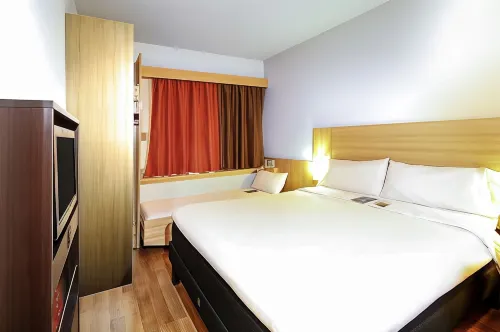 Hôtel Ibis Paris Montmartre 18ème Photos