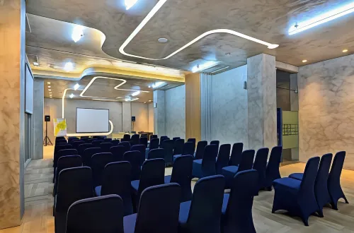 Yello Hotel Jemursari Unggulan Photos
