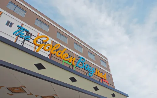 The Golden Bay Hotel Batam Esterni Photos
