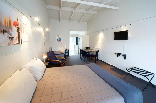 Ambassador Thermal Motel Featured Photos