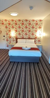 Russell Hotel Photos
