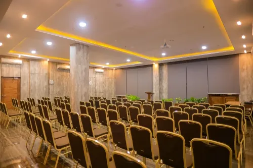 Pollos Hotel & Gallery Rembang Fasilitas Bisnis Photos