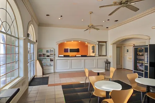 Motel 6 Edinburg, TX Dining Photos