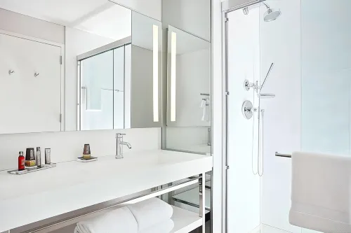 New York Marriott at The Brooklyn Bridge Rooms Photos