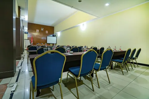 Hotel Marlin Pekalongan managed by DAFAM Espaces Affaires Photos