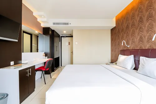 Empress Hotel Makassar City Center by Life Photos