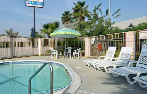 Days Inn by Wyndham Ontario Airport Benessere e tempo libero Photos