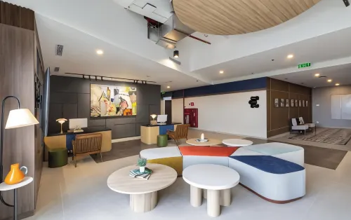ARTOTEL Hub Simpang Temu Area Publik Photos