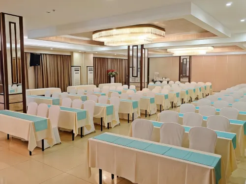 Mandarin Plaza Hotel Business Facilities Photos