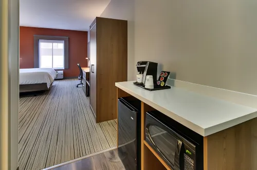 Holiday Inn Express & Suites Atlanta-Emory University Area Photos