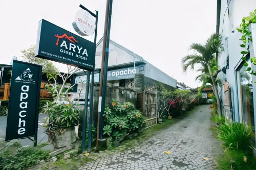 Nobody Inn Bali at Arya Guest House À proximité de l'hôtel Photos