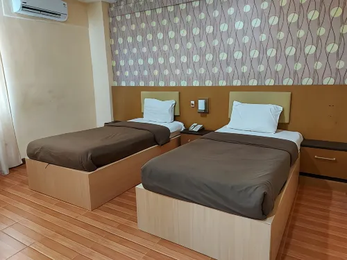 Hotel Venus Rooms Photos