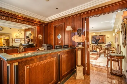 Aurelius Art Gallery Hotel Public Areas Photos