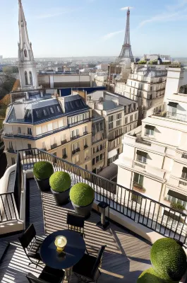 Four Seasons Hotel George V Paris Circondario Photos