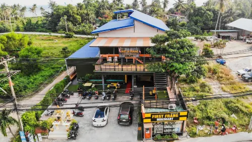 First and Frang Hotel - Koh Phangan Unggulan Photos