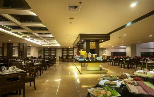 CLARO HOTEL MAKASSAR Makanan Photos