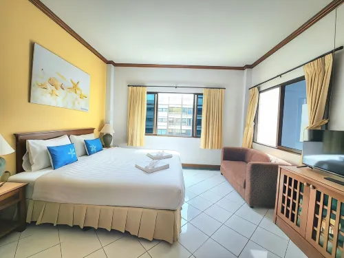 Sea Front Home Hotel - Patong Beach Unggulan Photos