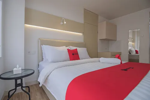 RedDoorz Apartment @ Sentul Tower Kamar Photos