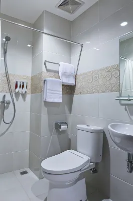 The One Hotel Makassar Kamar Photos