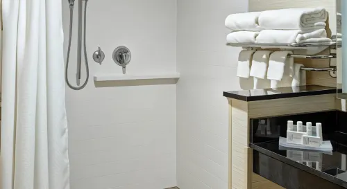 Fairfield Inn & Suites Detroit Troy Photos