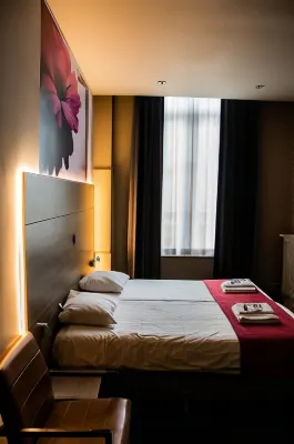 Hotel Industrie Rooms Photos