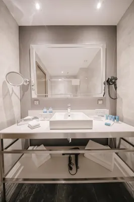 Wyndham Grand Tbilisi Rooms Photos