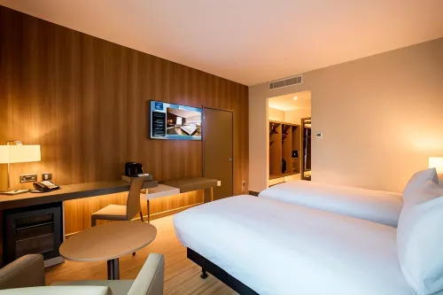 AC Hotel Birmingham Rooms Photos