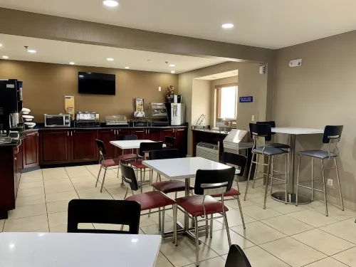 Microtel Inn & Suites by Wyndham Charleston WV Dining Photos