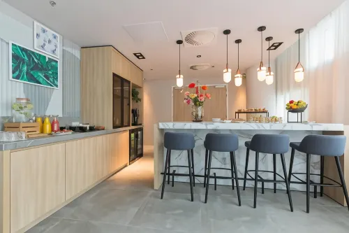 Crowne Plaza Utrecht - Central Station Restauration Photos