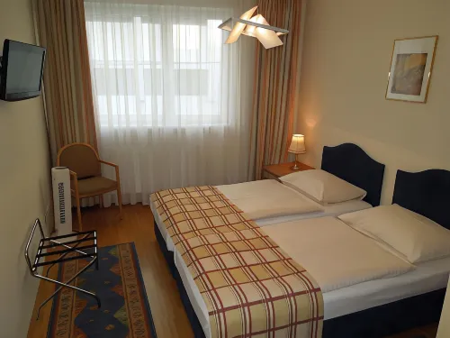 Continental Hotel-Pension Photos