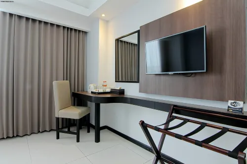 The Sun Hotel Madiun Zimmer Photos