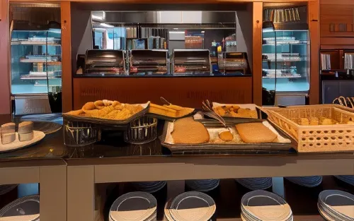 Star Inn Lisbon Airport Restauration Photos