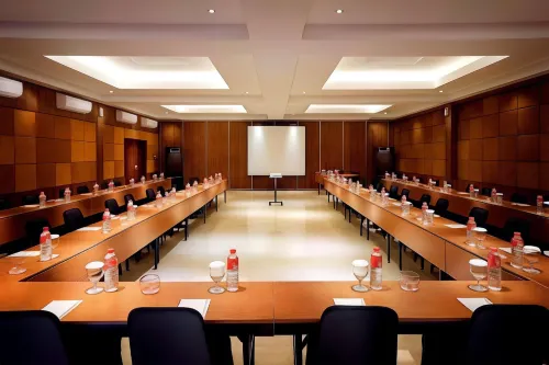The Westlake Resort Jogja Fasilitas Bisnis Photos
