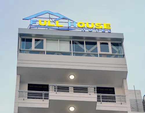Full House Hotel Esterni Photos