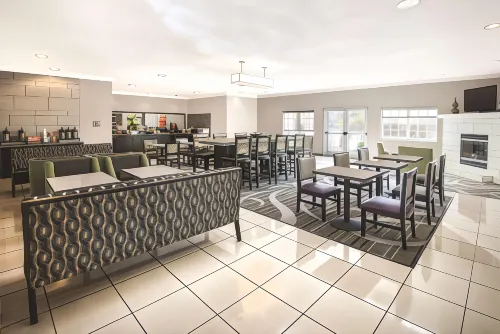 La Quinta Inn & Suites by Wyndham Modesto Salida Dining Photos