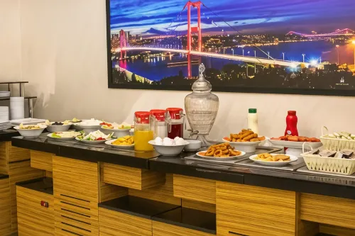 Deluxe Newport Hotel - Old City Restauration Photos