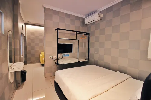 Koslo Yogyakarta Kamar Photos