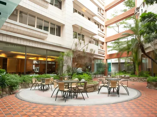 Liga Hotel Esterni Photos