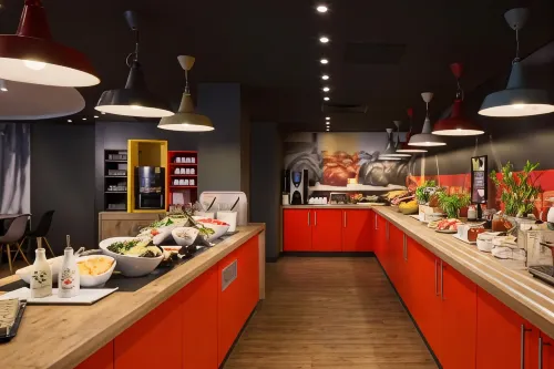 Ibis Budapest Heroes Square Питание Photos