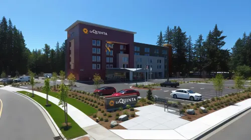 La Quinta Inn & Suites by Wyndham Marysville Exterior Photos