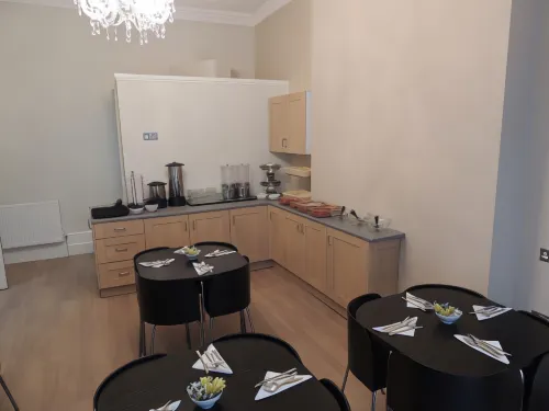 Hyde Park Boutique Hotel Restauration Photos