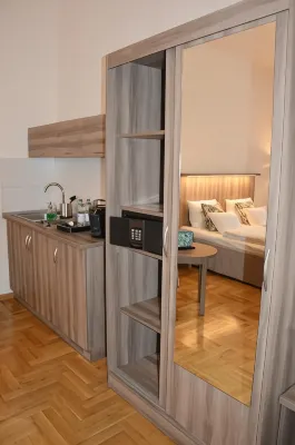 Kosmopolita Rooms Photos