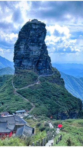 7天6晚 • 「王牌直達貴州·8人深度遊·純玩團」暢遊貴州貴陽 梵淨山 黃果樹瀑布 荔波小七孔 西江千戶苗寨 鎮遠古城，贈遊：青岩古鎮＋夜郎谷