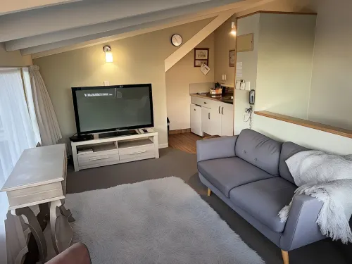 Cottage Mews Motel Featured Photos