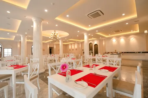 The Green View Hotel Dining Photos