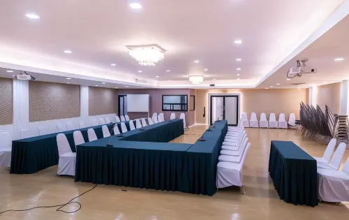 The One Surat Espaces Affaires Photos