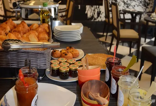 The Chess Hotel Питание Photos