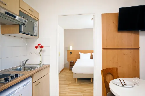 Appart Hôtel - Séjours et Affaires / Résidence étudiante - Les estudines Créteil Le Magistère Chambres Photos