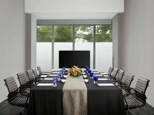 Delonix Hotel Karawang Fasilitas Bisnis Photos