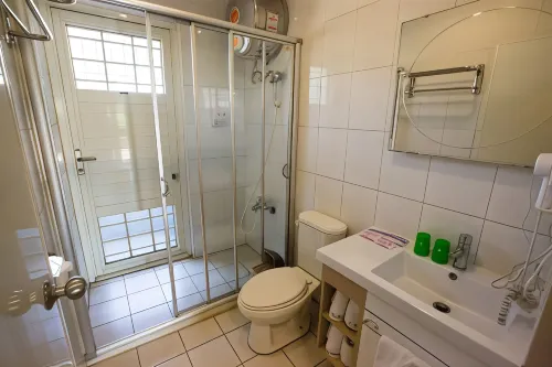 Backpackers Inn Rooms Photos